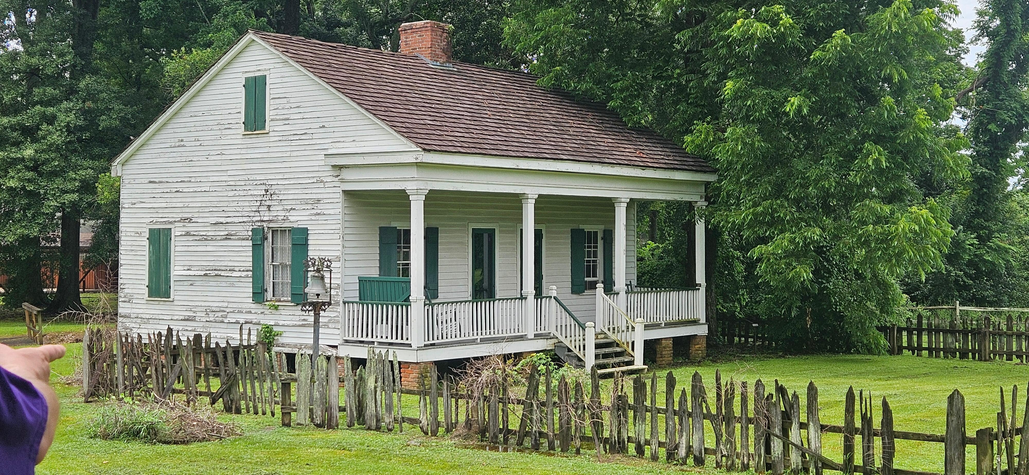 Beautiful plantation tours nearby!