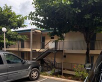 Side view of short steps down. Unit on center landing (least stairs).