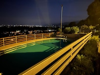 Come servizi, potete notare lamina bella piscina con un a bella visuale,