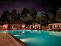 night view over the swimming pool