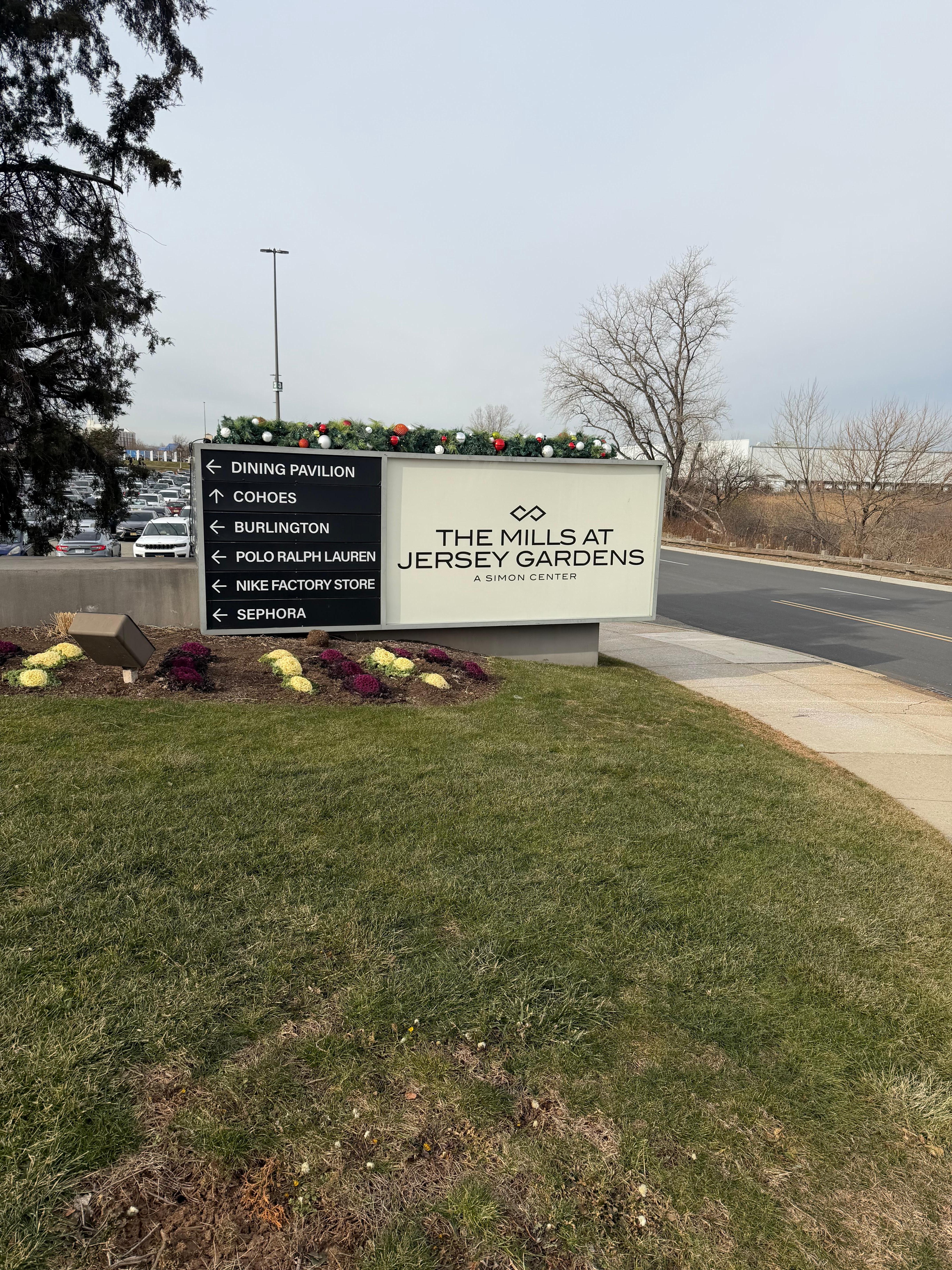 Vista hacia el área de restaurantes