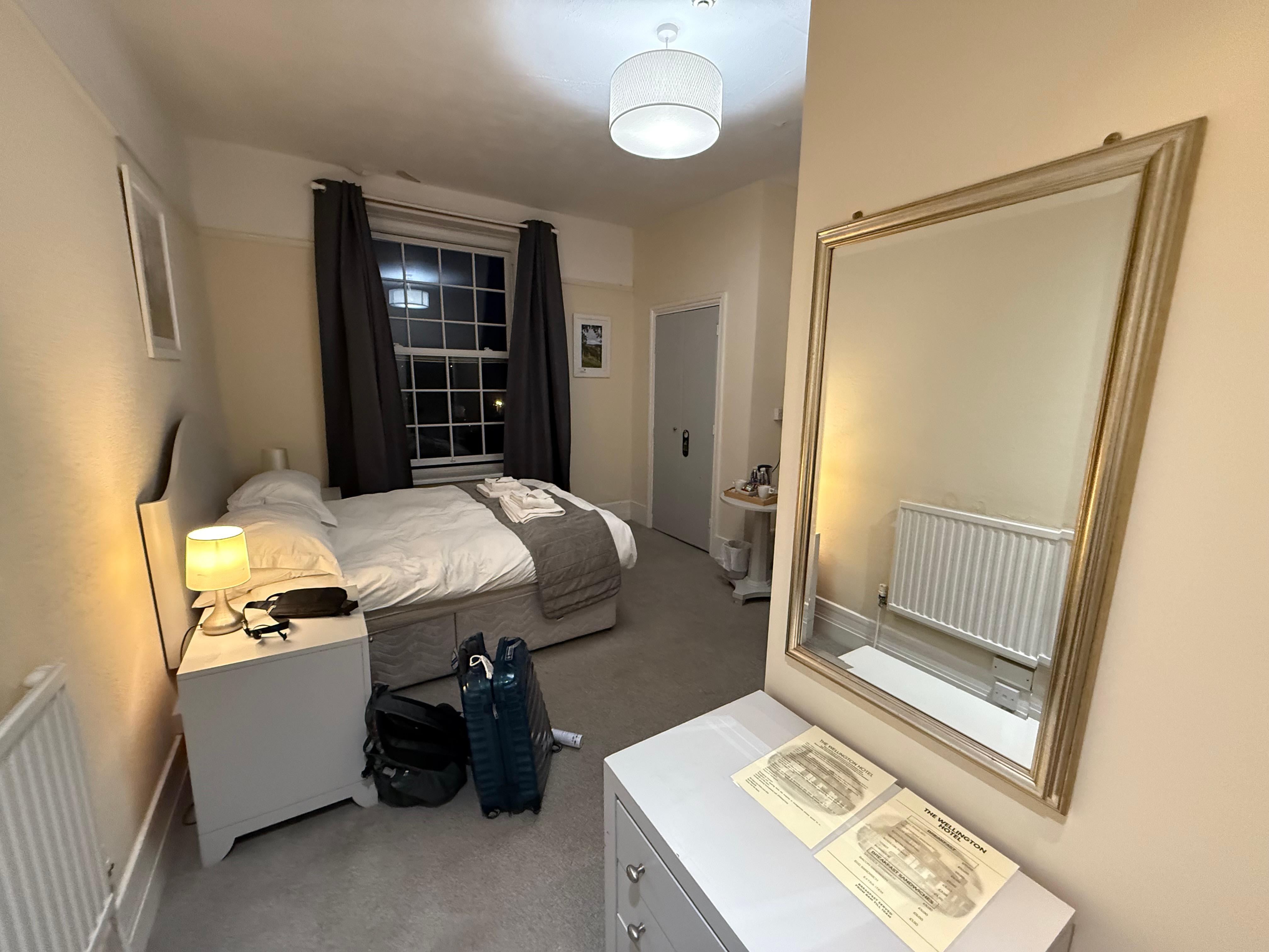 La chambre vue de l’entree