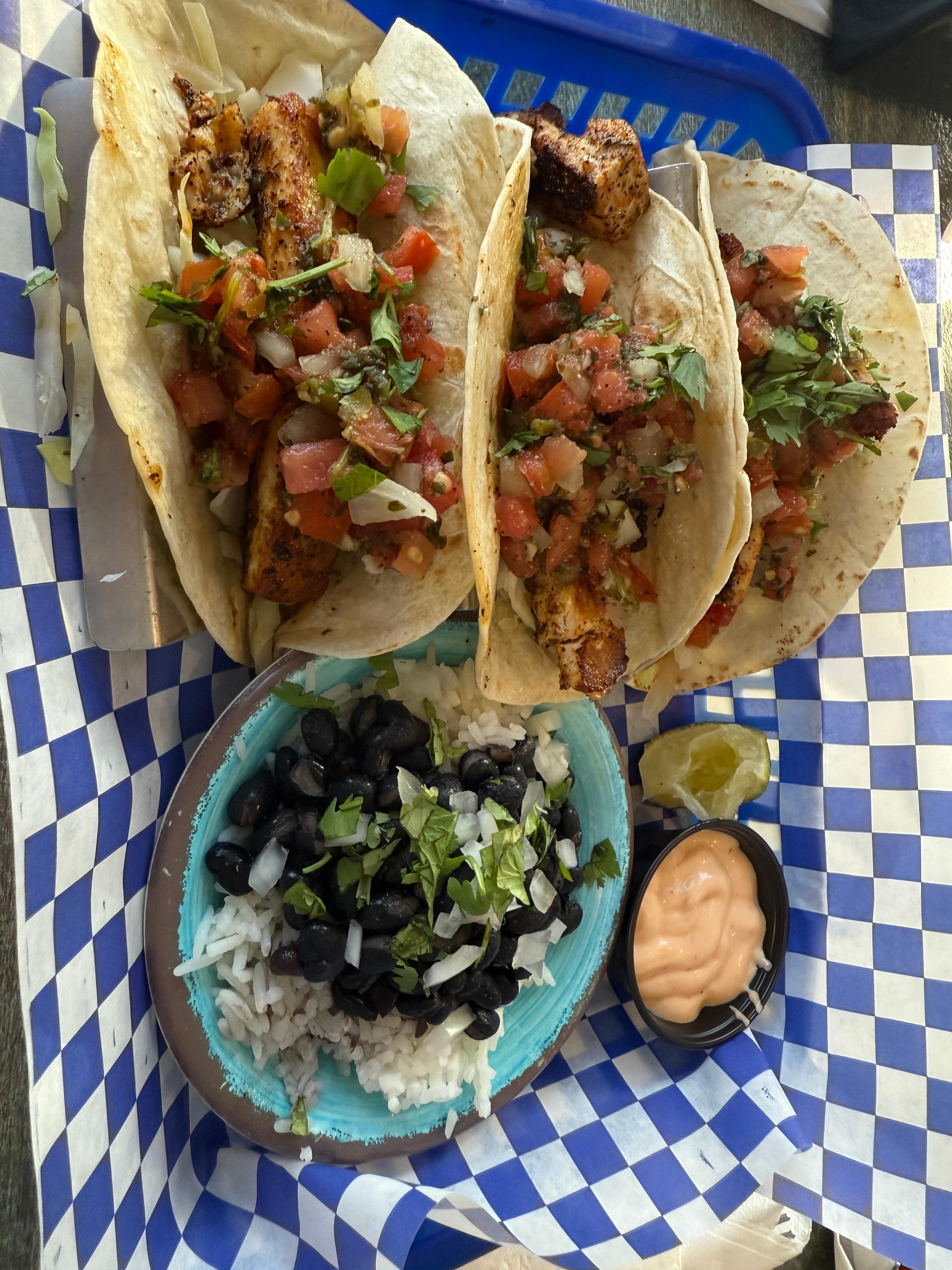 Beach Waves Grill Mahi tacos