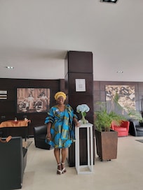 Charlott Hotel lobby