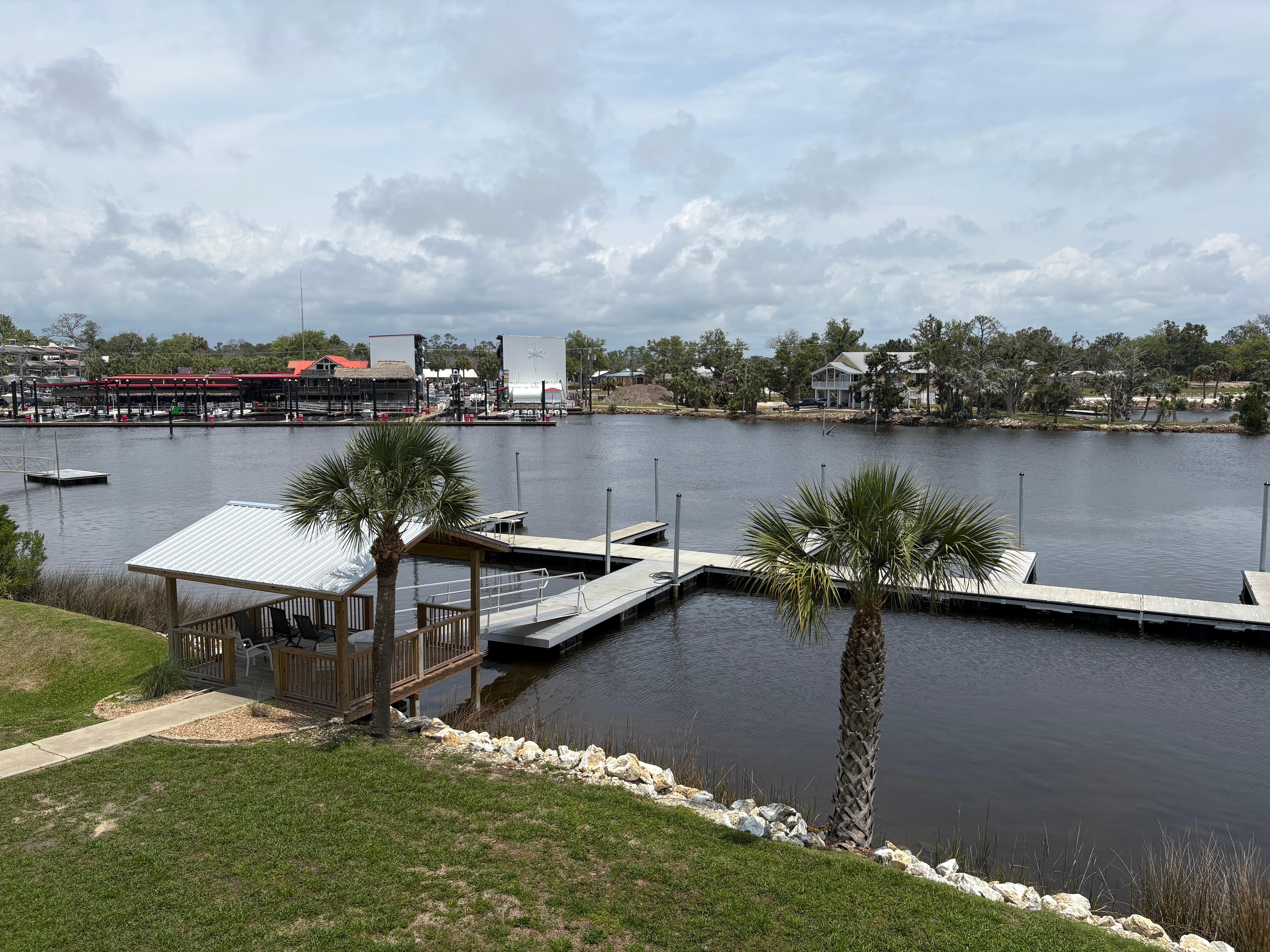 Great view and boat ramp very close 