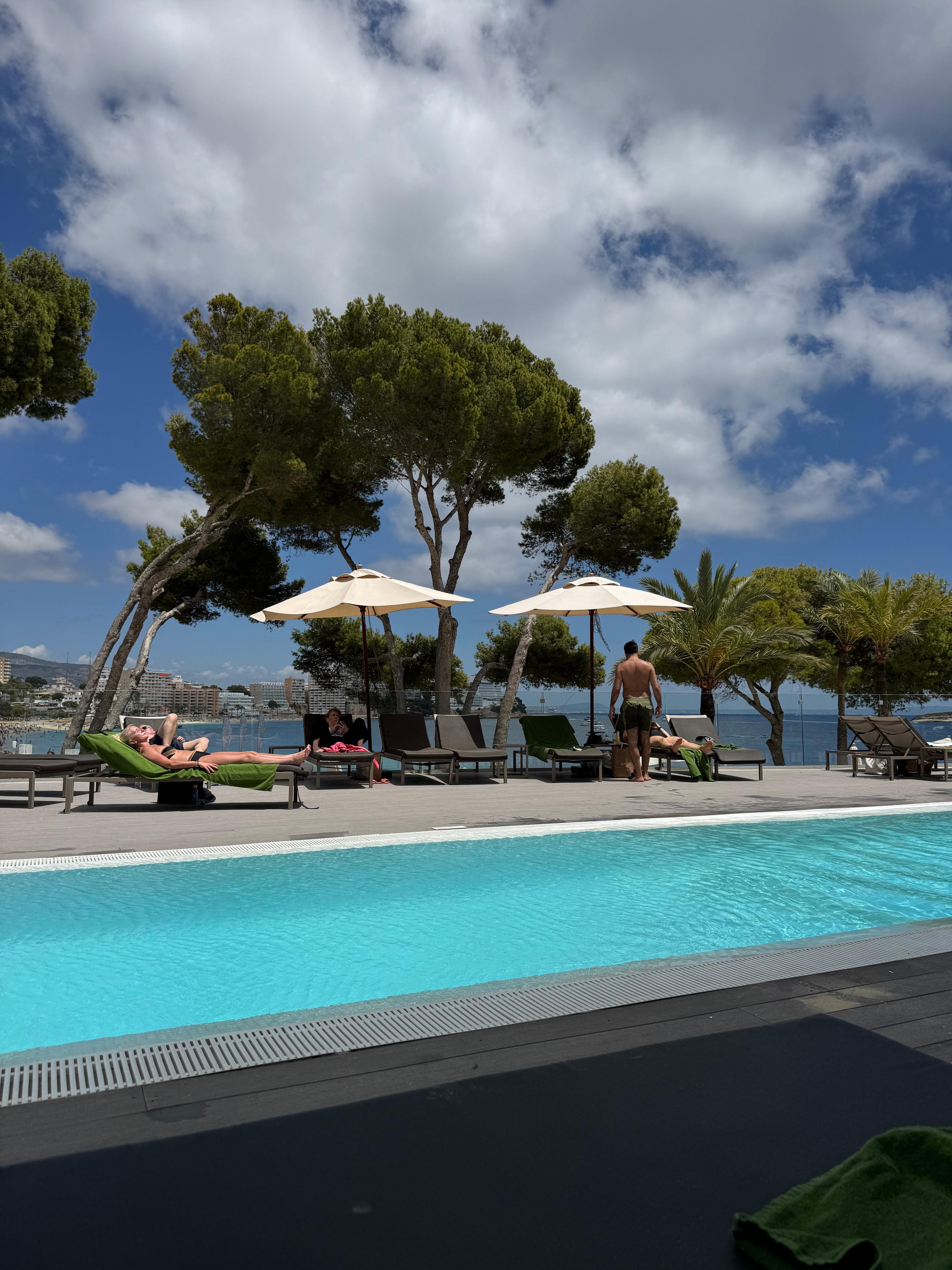 The Level pool area