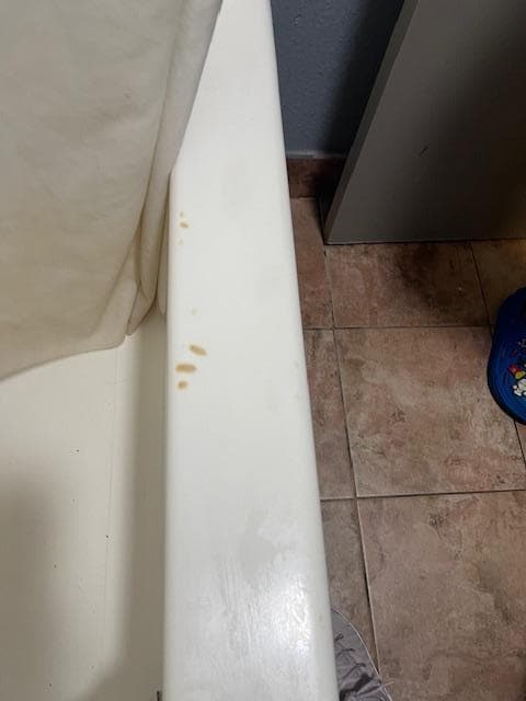 Burn marks on the bath