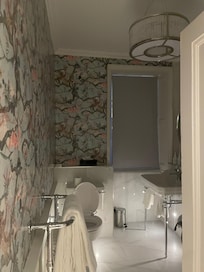 Beautiful bathroom, loved the lighting on the floor incase you woke up in the middle of the night