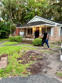 The front of 4bd room home
