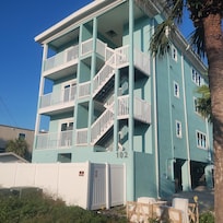 no elevator. 6 flights of a narrow unlevel stairwell