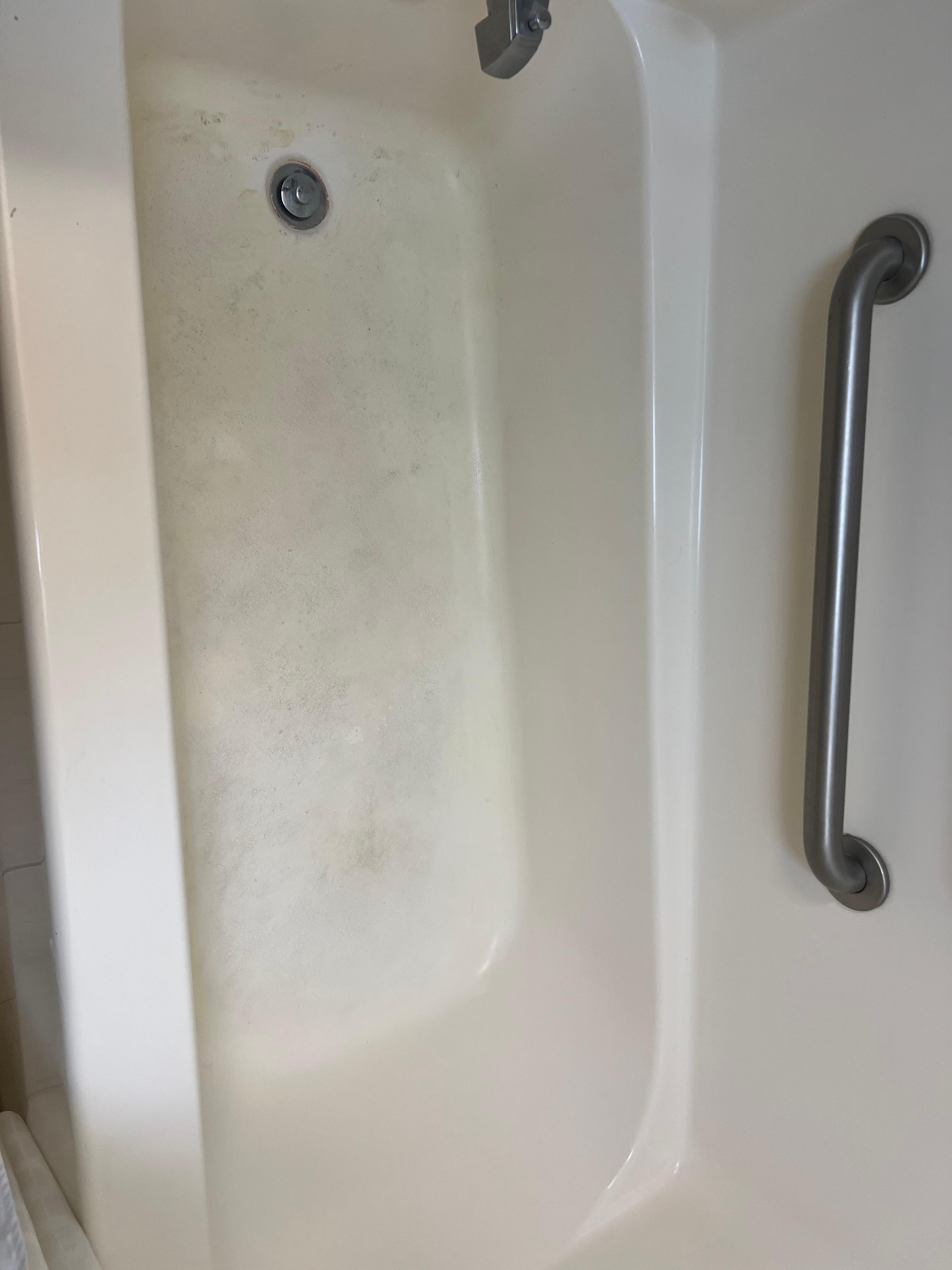 Disgusting bathtub 