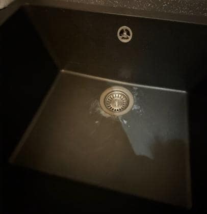 Evier de cuisine pas nettoyé