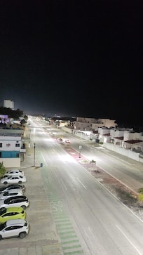 Avenida que tienes que cruzar para ir a las albercas o al mar