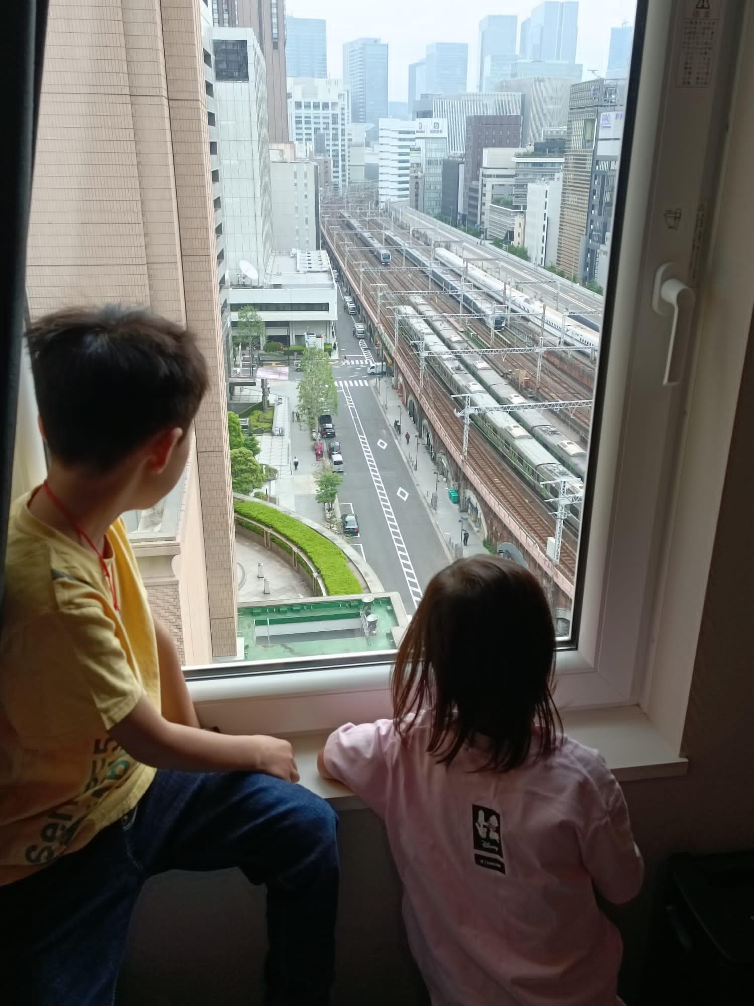 房間見到鐵路