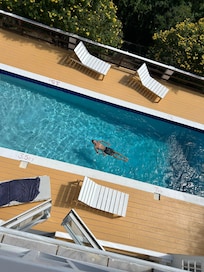 Having a private pool was fantastic! On the lower level, there was also a giant sunroom that led to a bathroom with a shower. There were plenty of beach towels for us to use and chair cushions that were very comfy to put on the sun loungers.