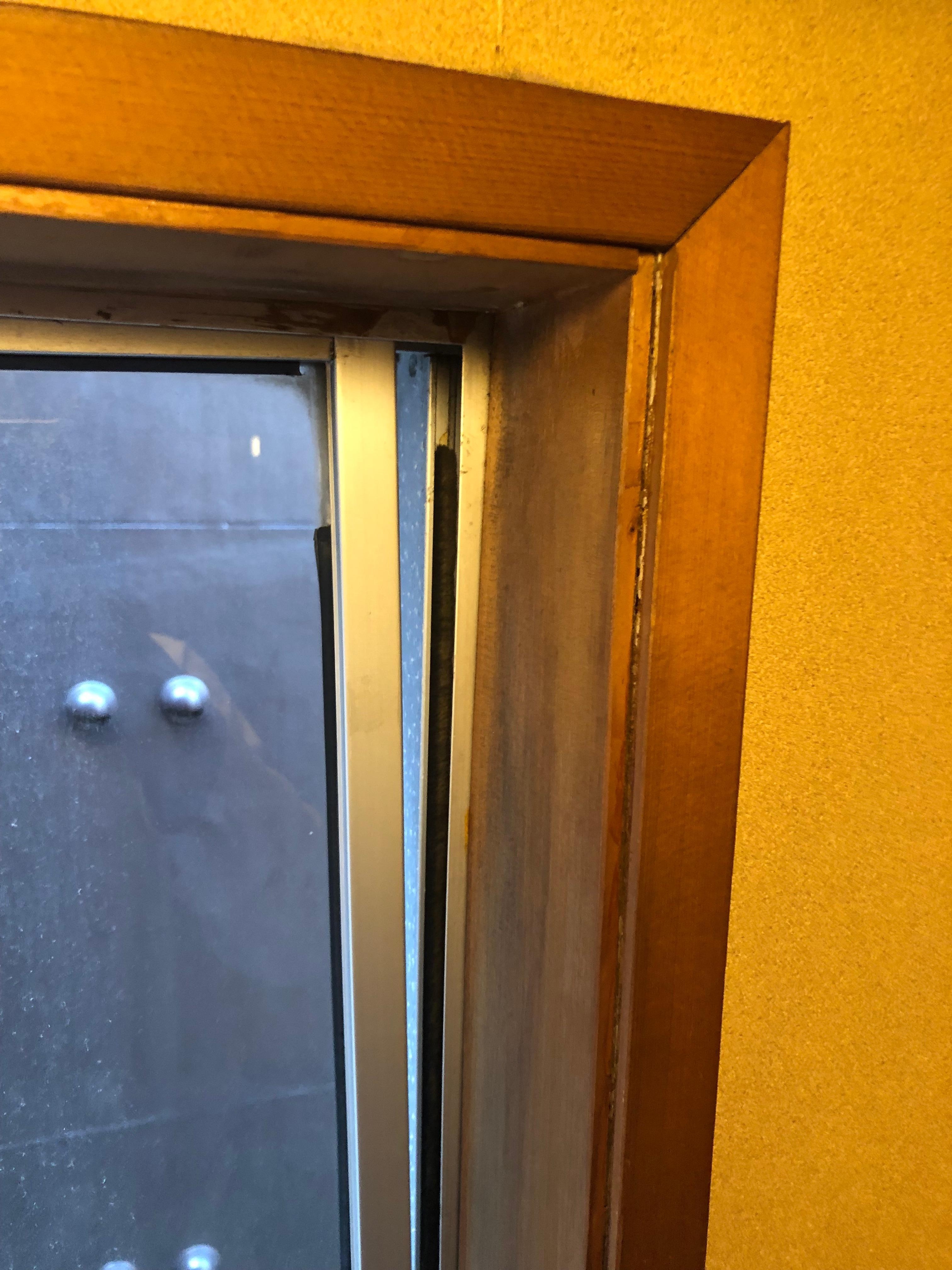 Window cannot be closed 1/2