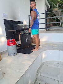 Not a lot of space when using the barbecue