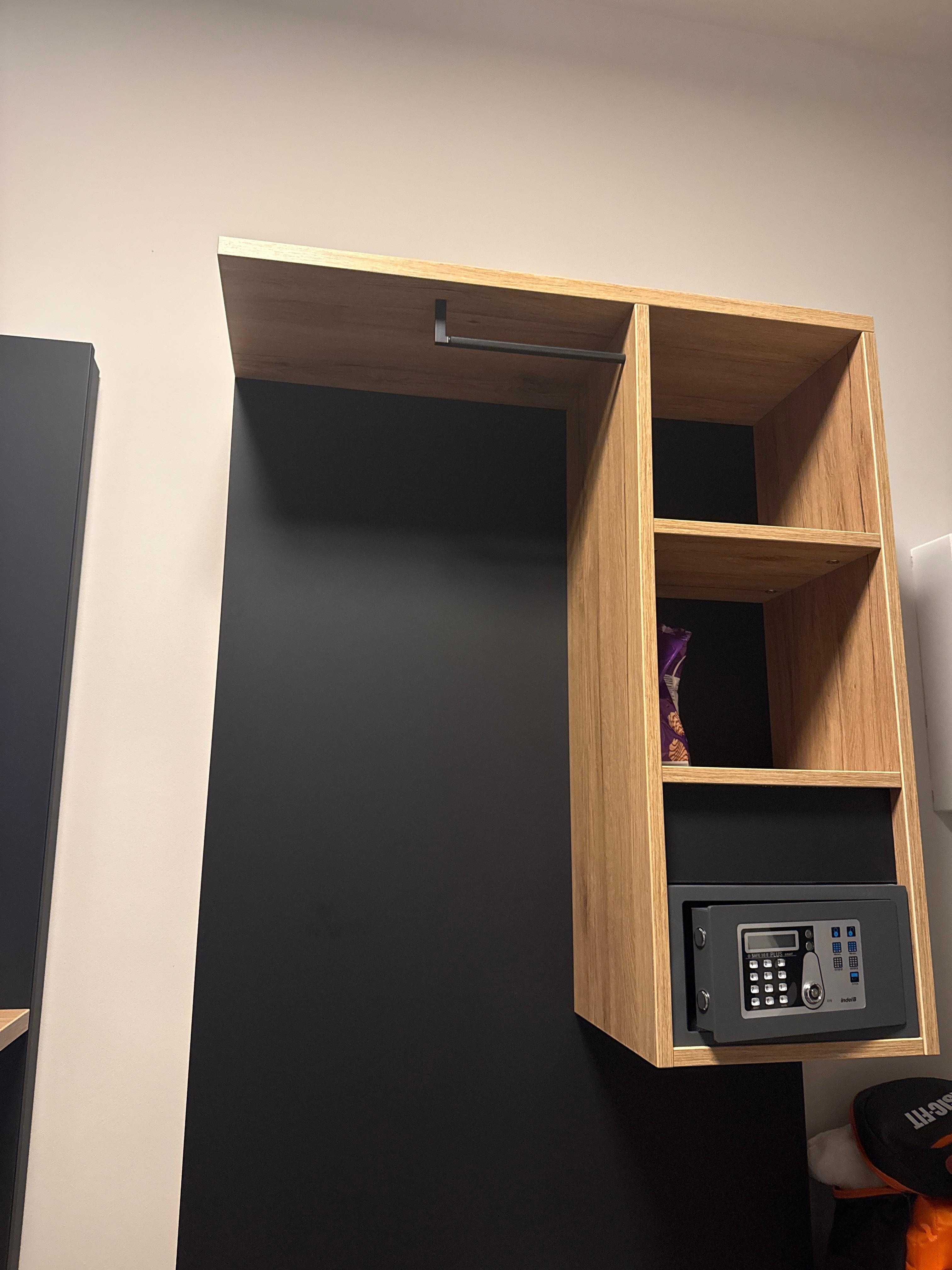 Armario sin perchas para los abrigos 