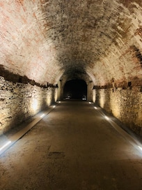 Lucca, durch die Stadtmauer