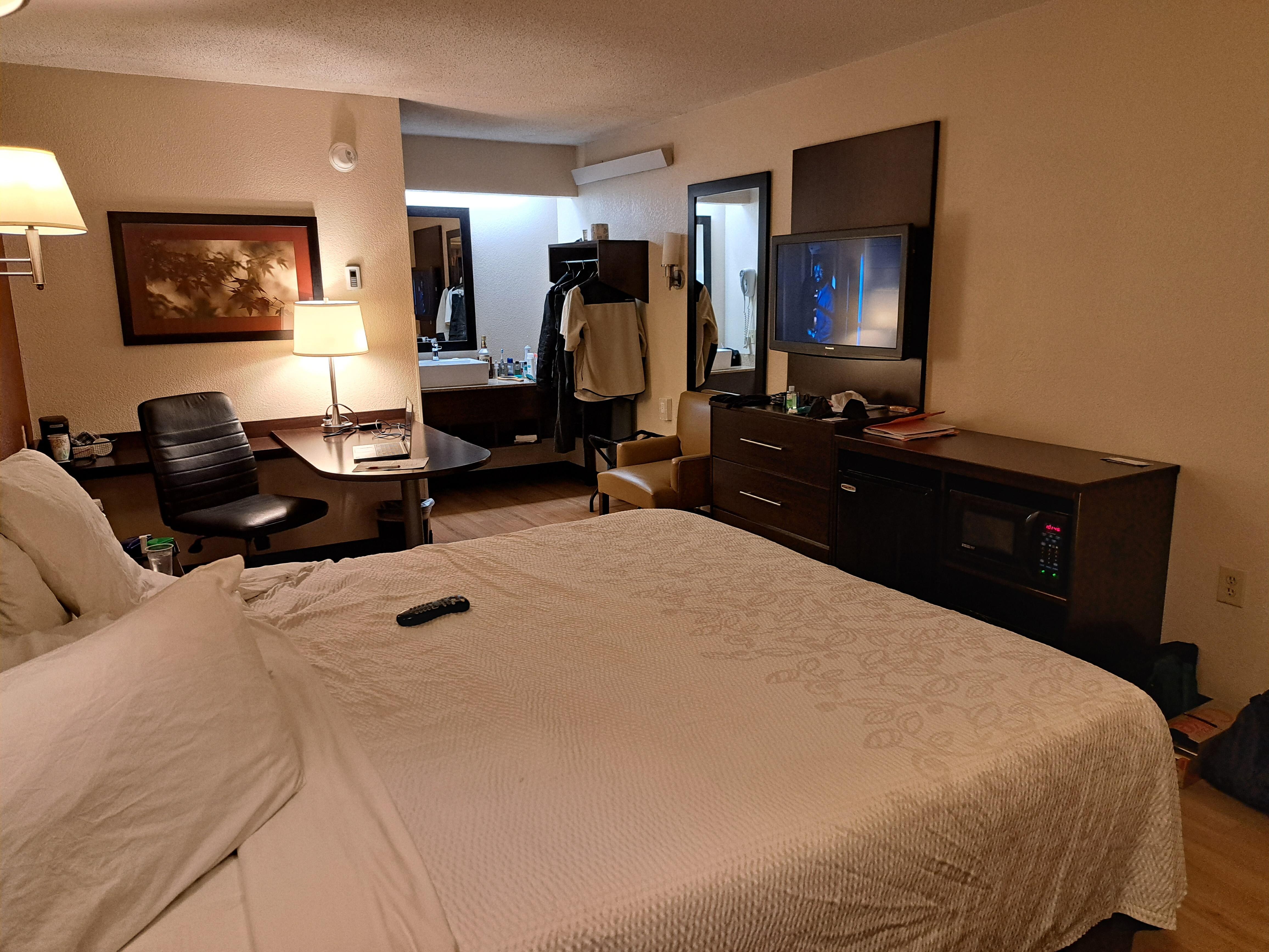 Rm 303 - Red Roof Inn - Oxon Hill