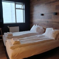 beds are comfortable can be pushed together