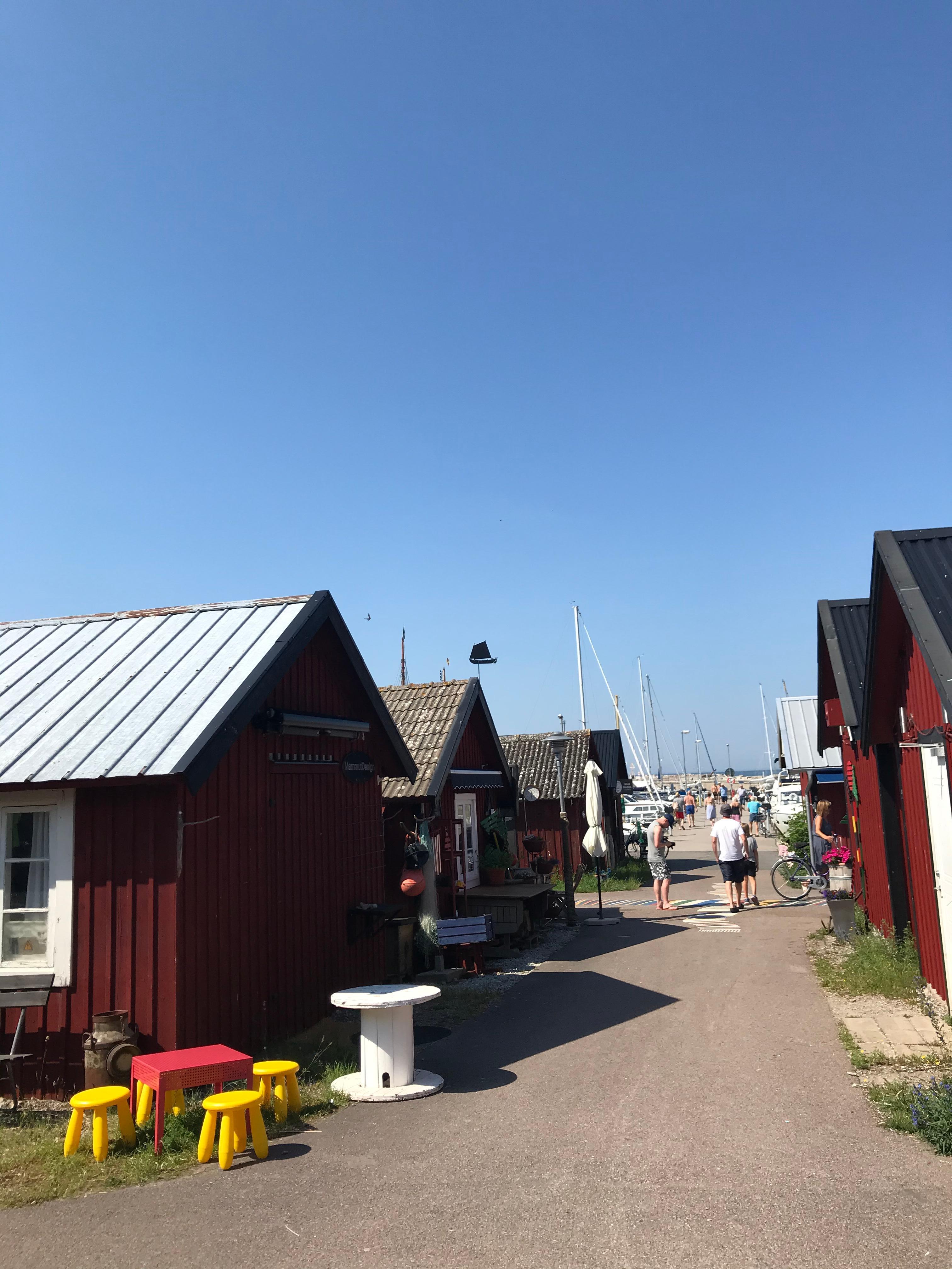 Byxelkroks hamn med sjöbodar