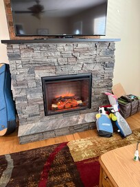 electric fireplace made living room feel so cozy! wish i had taken more pictures! listing photos donât do home justice! was beautiful & very comfortable. even better looking in person đ„°