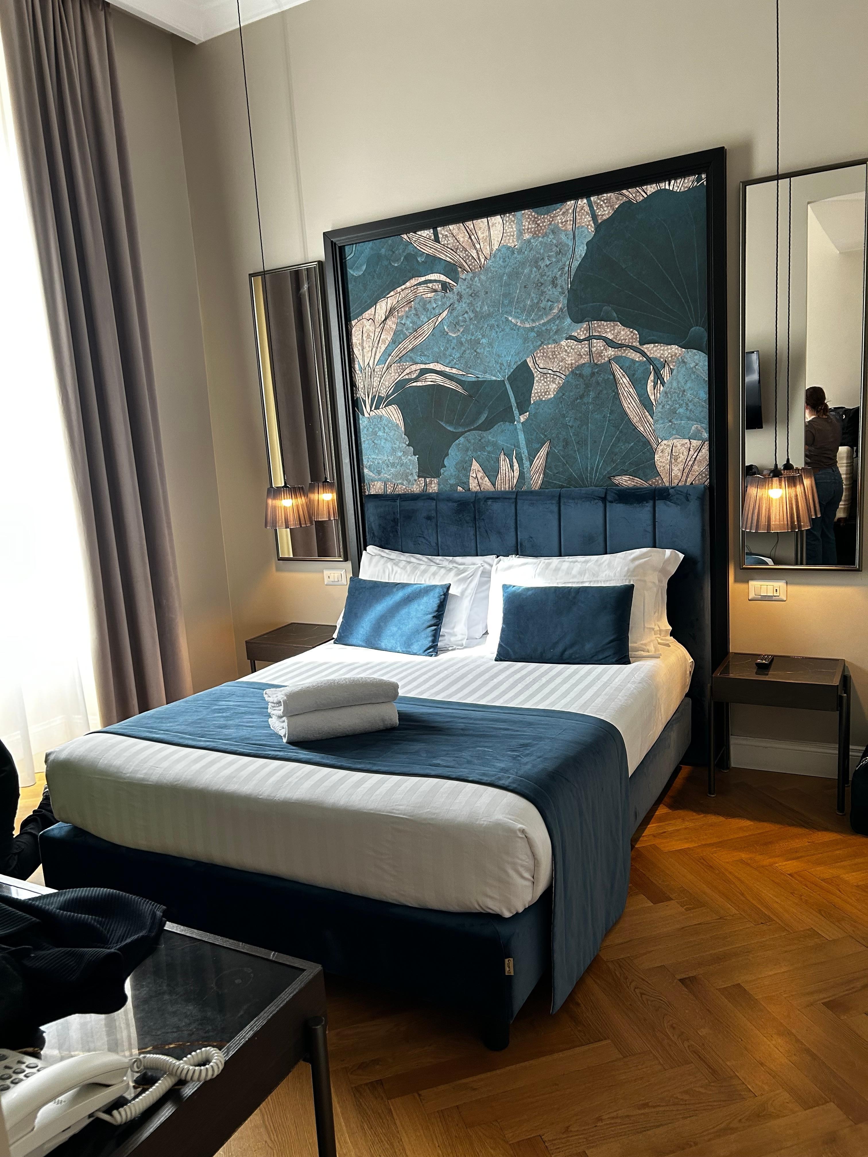 No privacy from other room. 