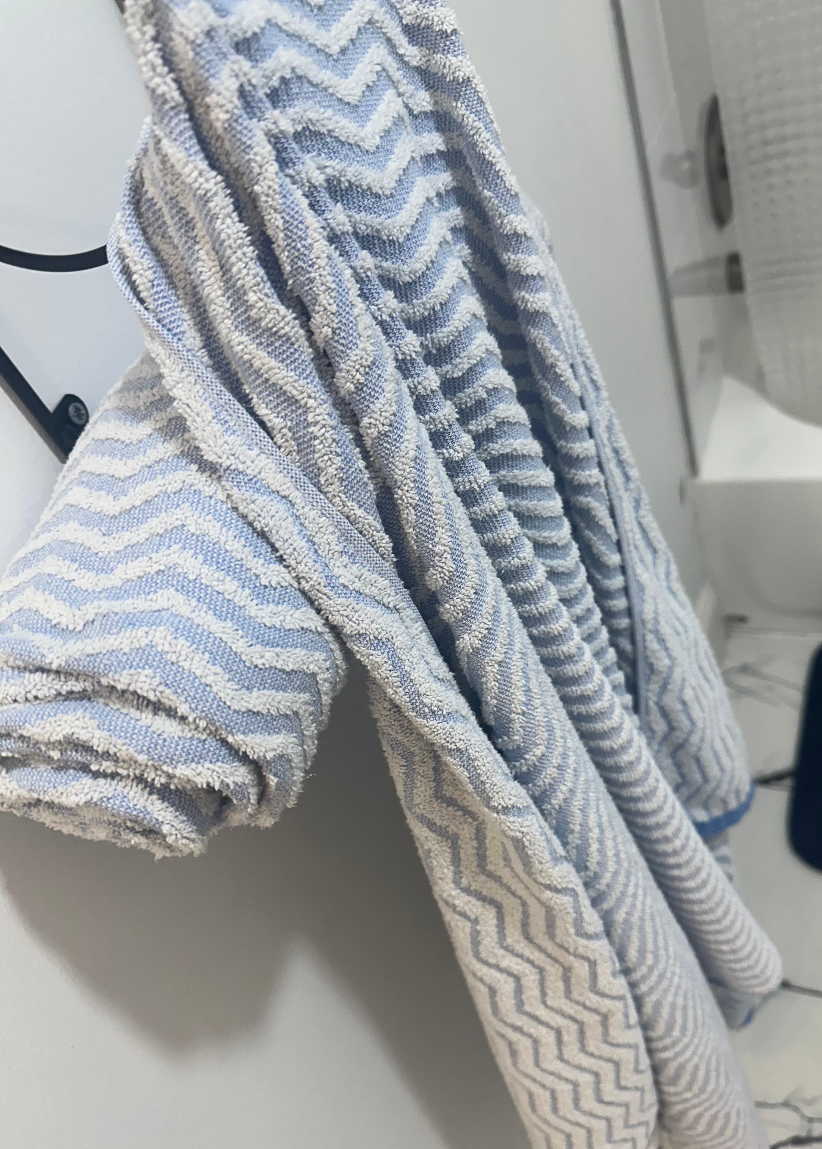 Pool towels for bathroom use 