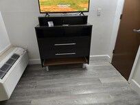 Drawer was missing i was afraid they was gonna say i did something but it was this way when I went in I think 100.00 deposit is a little high