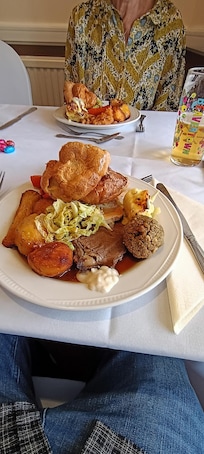 Sunday carvery, excellent food and service.