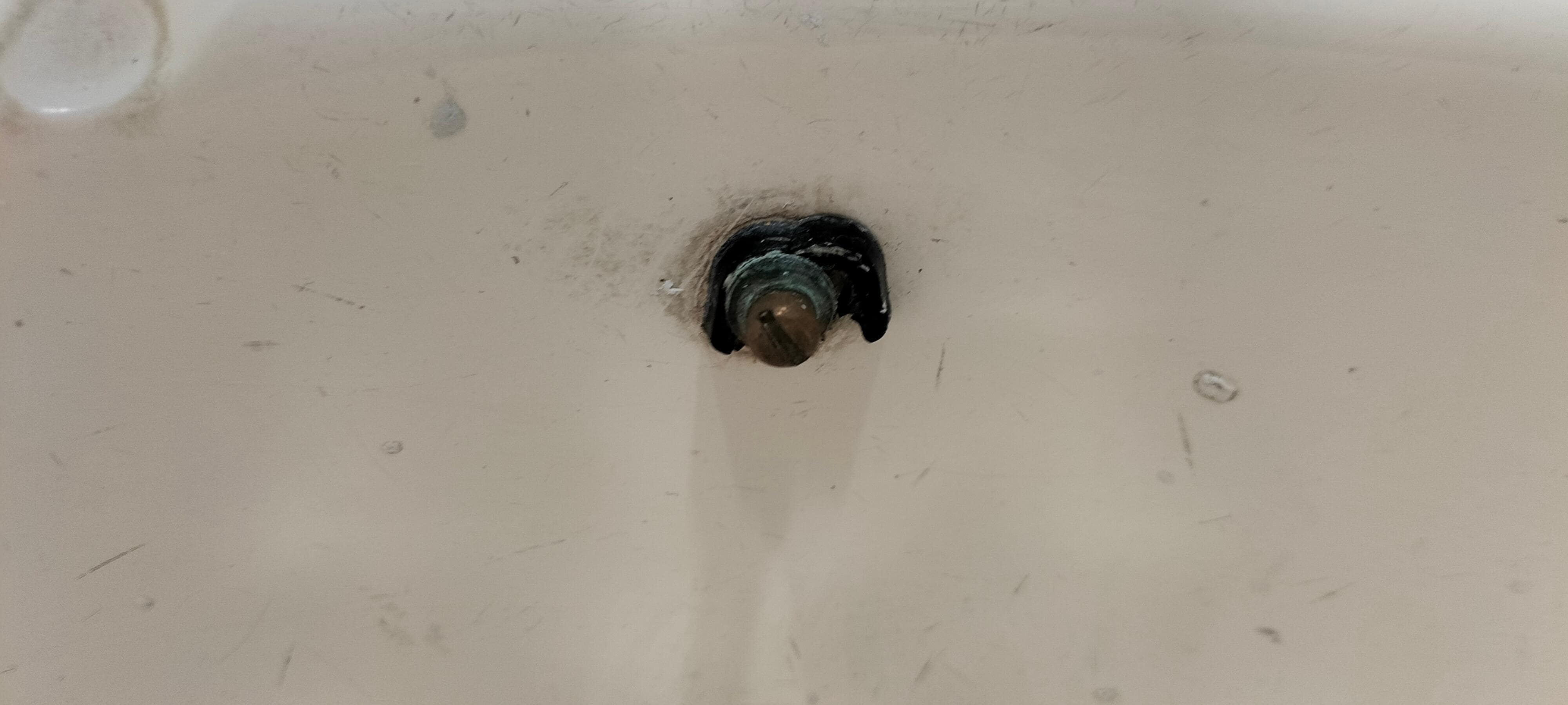 Évacuation eau du lavabo