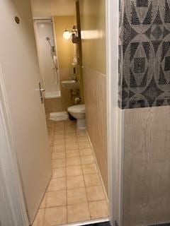 Entrance to room from the hallway.