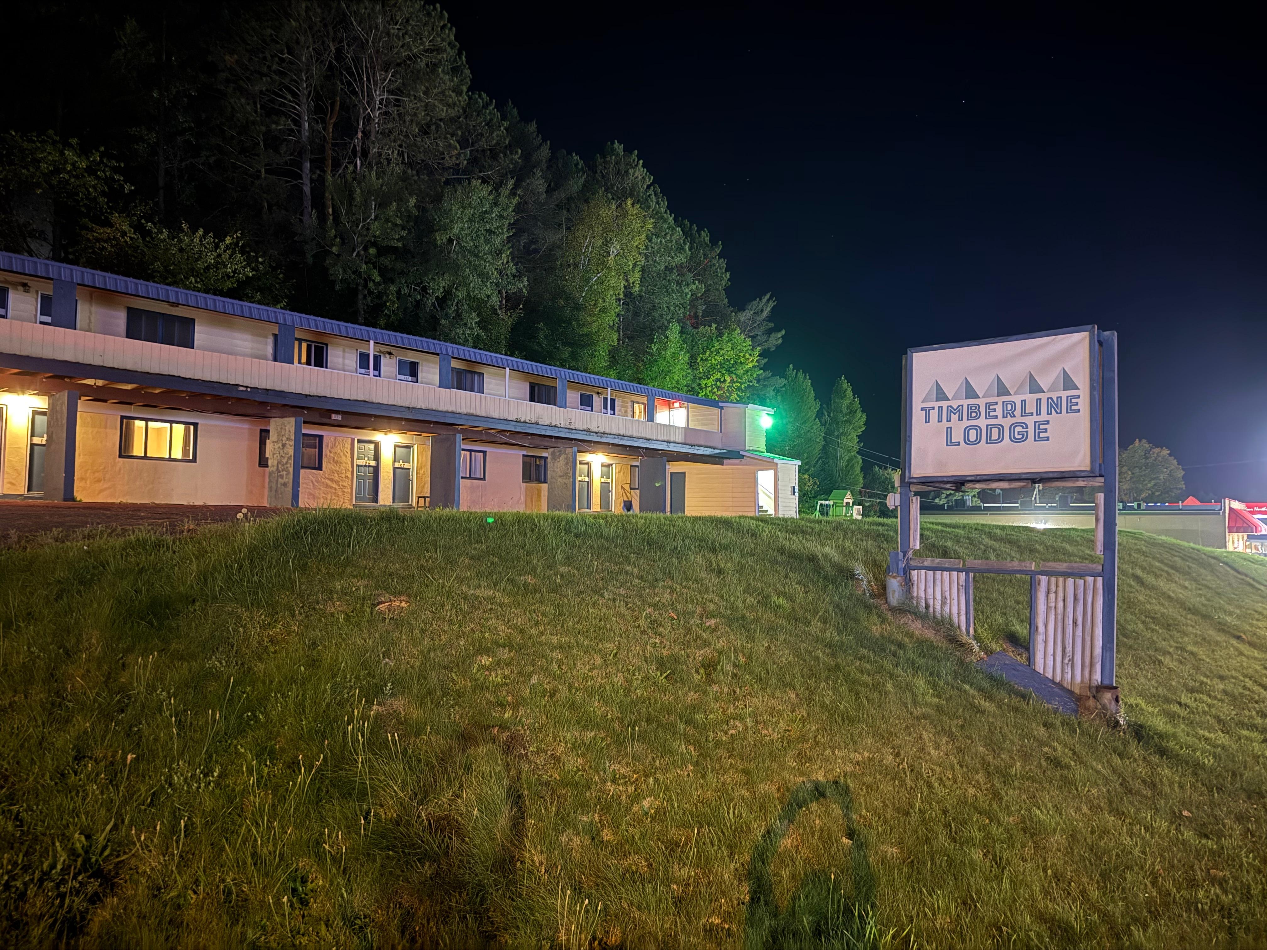 The lights were all off, the sign was off, this place has been shut down for awhile by the looks of it.