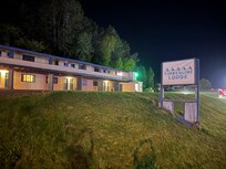 The lights were all off, the sign was off, this place has been shut down for awhile by the looks of it.