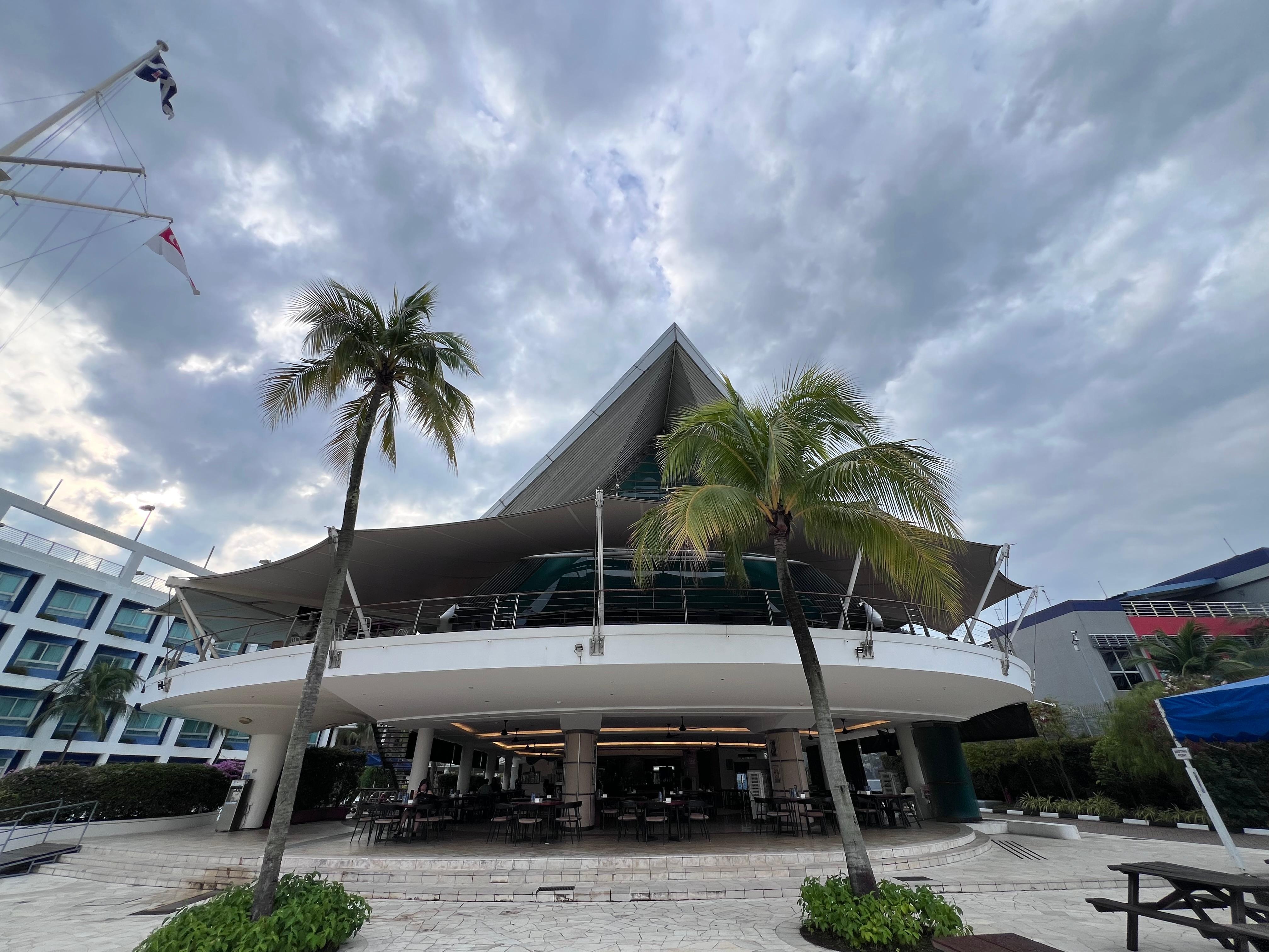 Two restaurants. Below deck open daily. Upper level Monday closed only