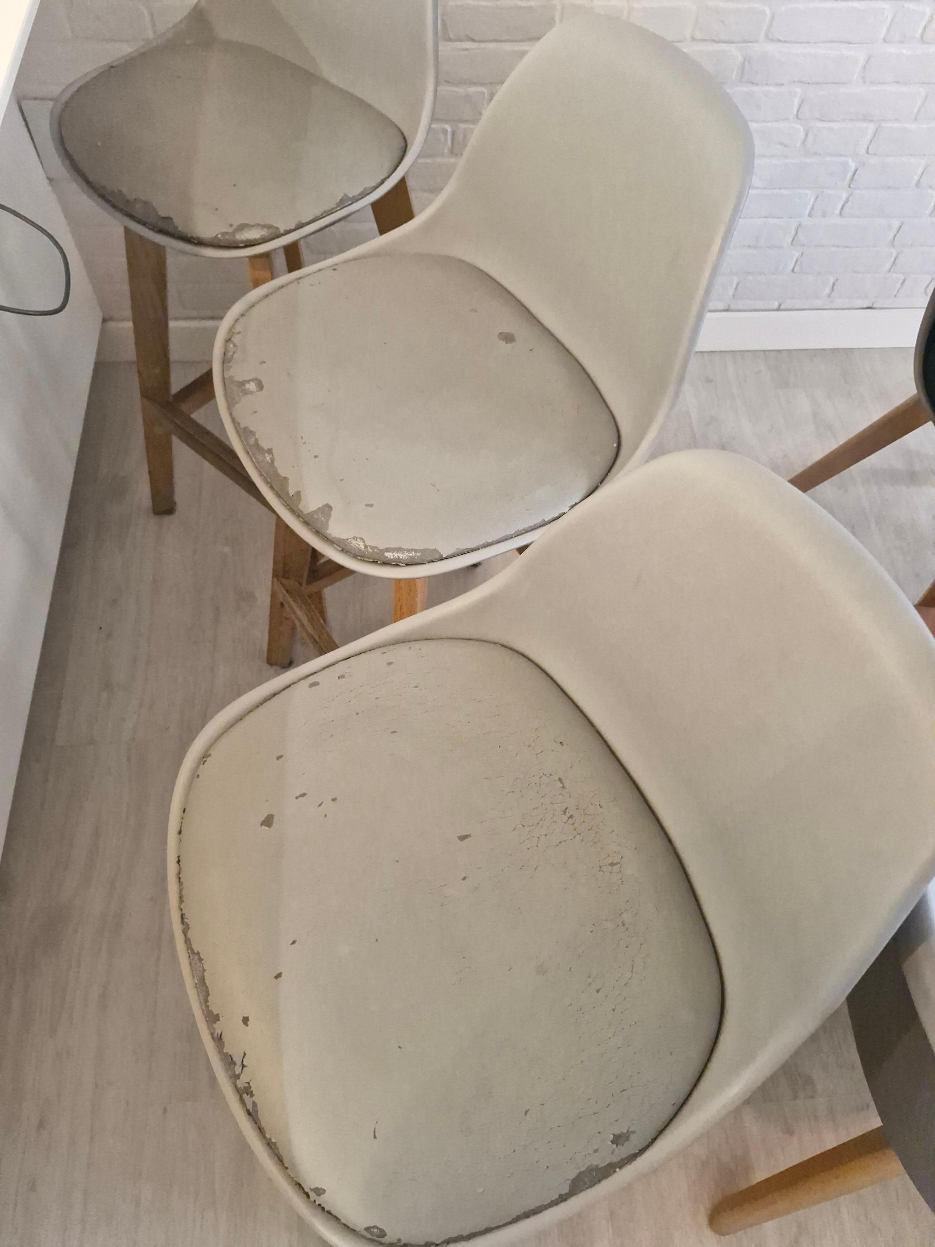 Disintegrating furniture