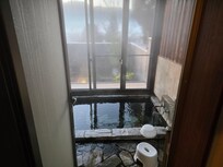 각 방에는 개인 온천이 구비되어 있어 매우 좋았습니다.