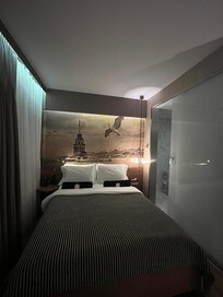 Nice bed