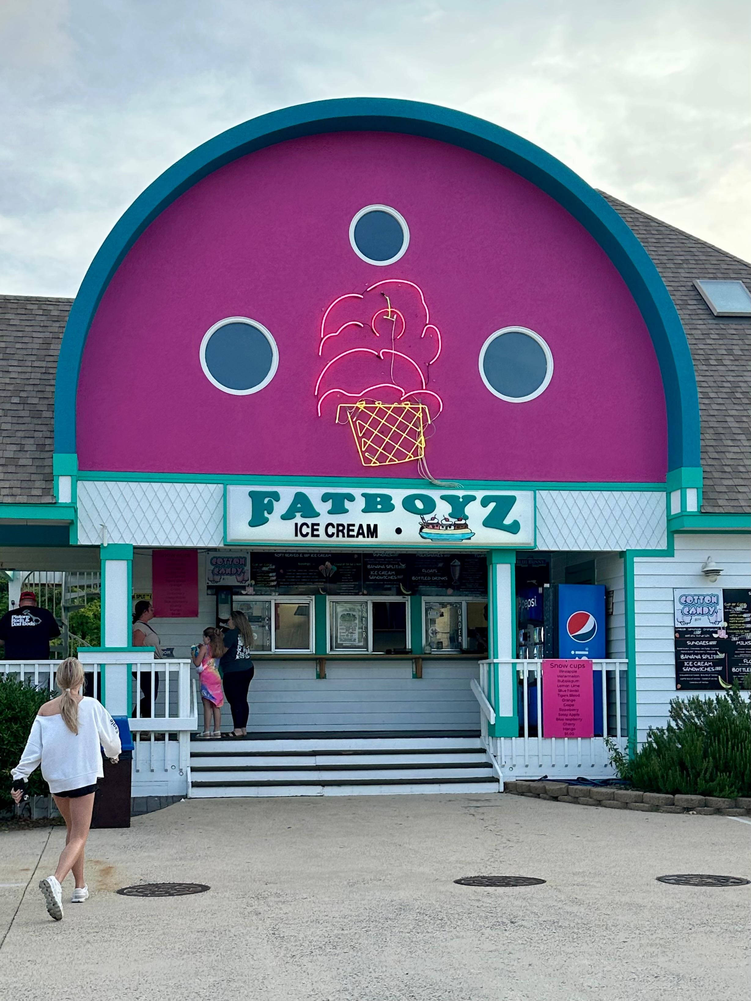 Ice cream shop within walking distance.