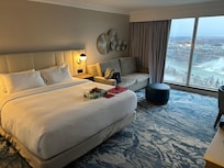 Deluxe Suite, 2 Bedrooms, Jetted Tub (Fireplace, Canadian/US Fallsview)