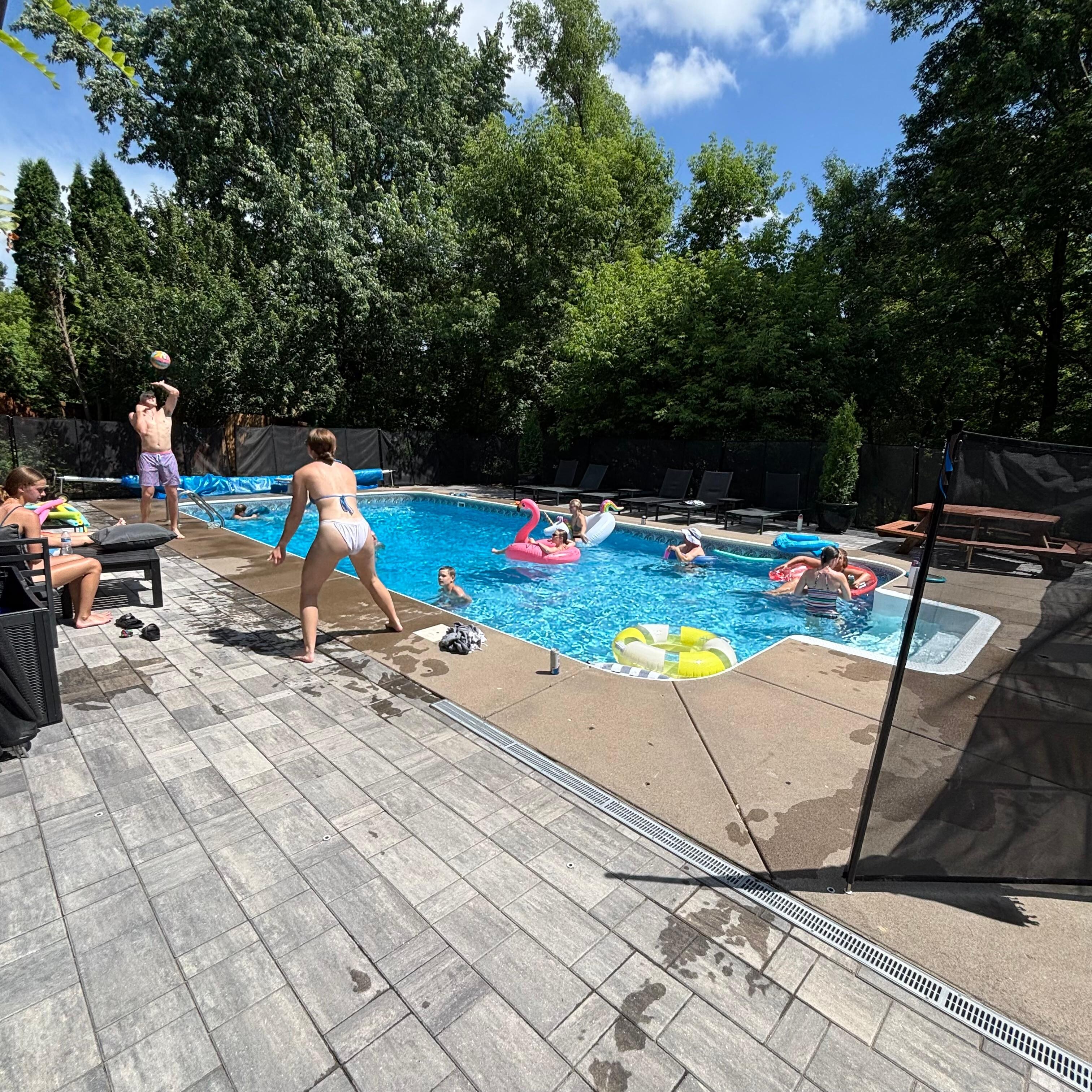 Fun in the pool 