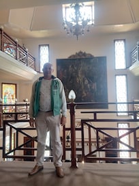 Vista do apartamento para o café