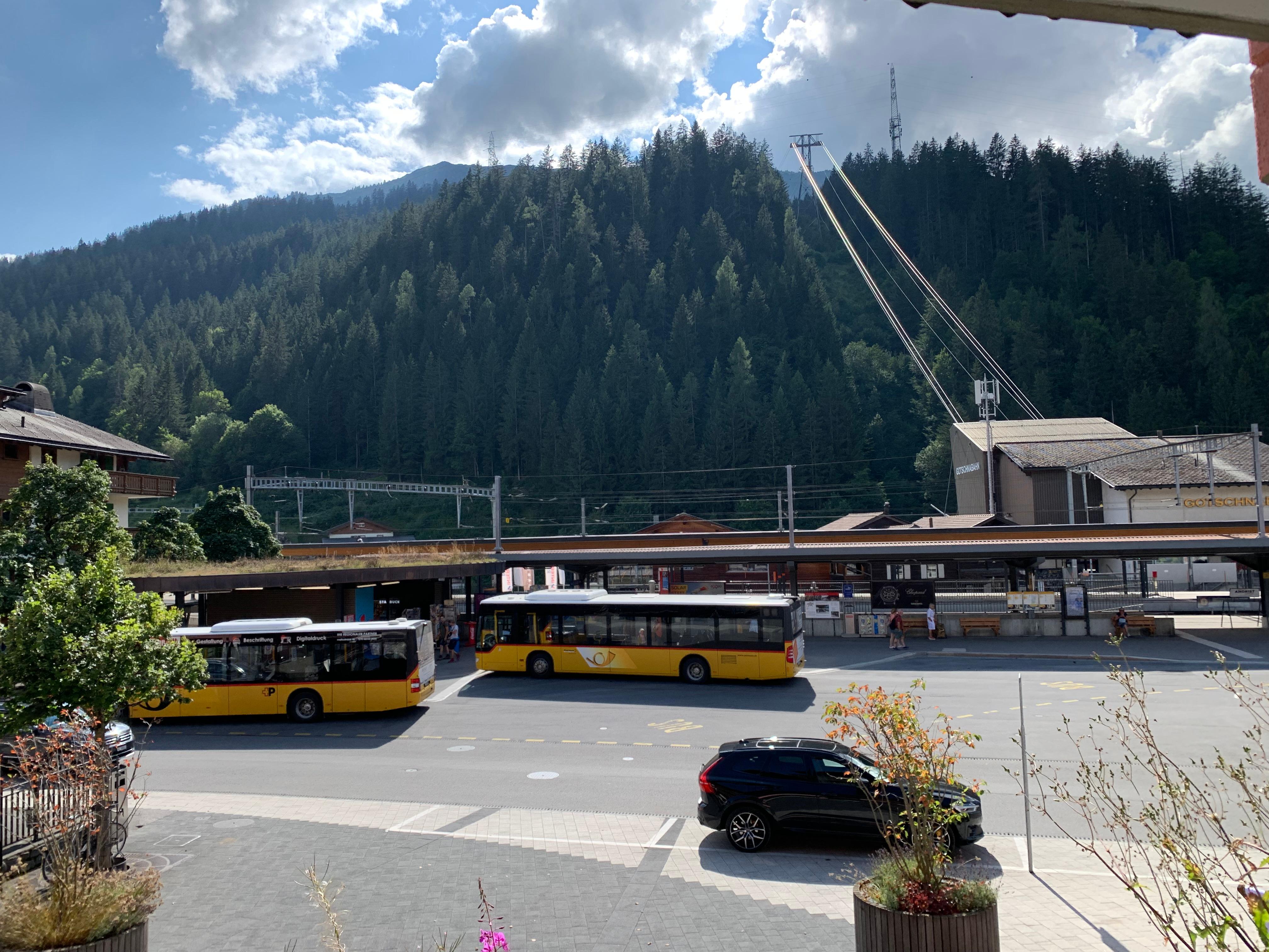 Im Zimmer zum Bahnhof u Gontschabahn 