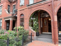 Beautiful neighborhood and setting.