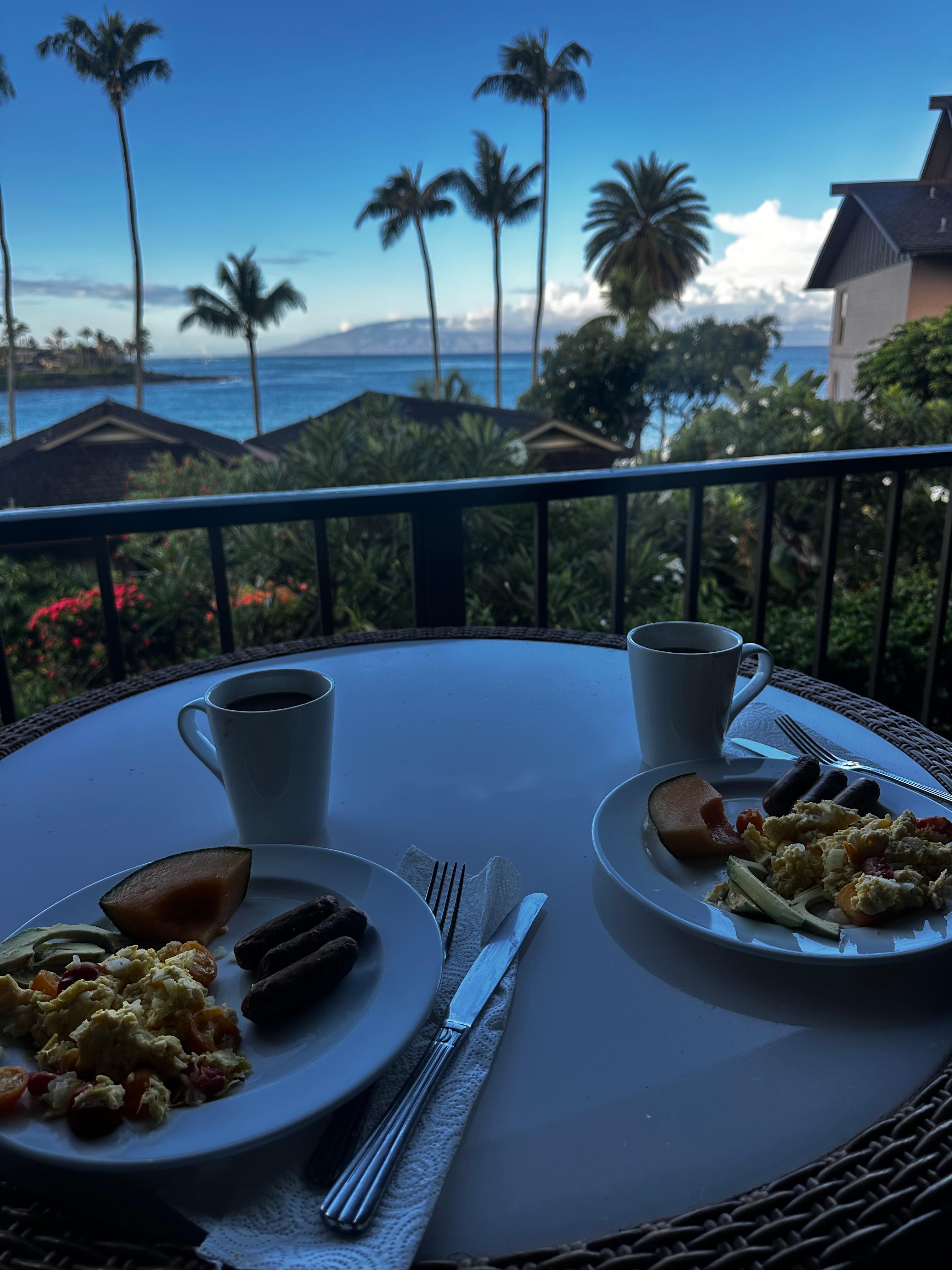 Breakfast on the balcony 