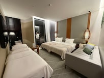 Mid size room for three people