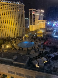 Pool view w south strip view