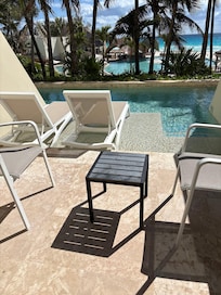 Swim out king room