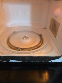Microwave looked like was pulled from dump!
